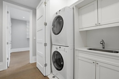 Exceptional 3-bed, 2.5 bath corner condo in a boutique elevator - photo 13