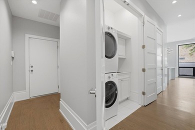 Exceptional 3-bed, 2.5 bath corner condo in a boutique elevator - photo 14