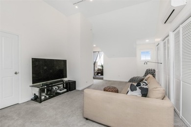 Beautiful 3 bedroom townhome in the luxurious gated condo - photo 16