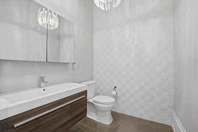 Exceptional 3-bed, 2.5 bath corner condo in a boutique elevator - photo 16