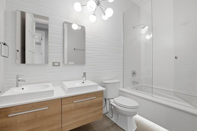 Exceptional 3-bed, 2.5 bath corner condo in a boutique elevator - photo 17