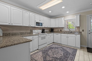 Welcome to 1418 Cane St. #4, a charming 3-bedroom, 2-bath - photo 19