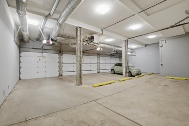 Exceptional 3-bed, 2.5 bath corner condo in a boutique elevator - photo 27