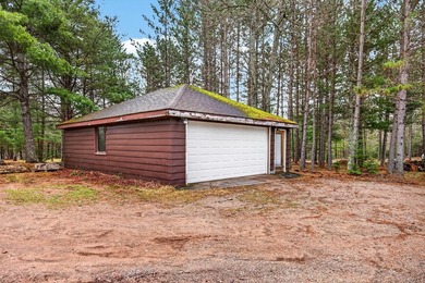 Stunning Northwoods retreat on Lake of the Falls! Enjoy 200 feet - photo 28