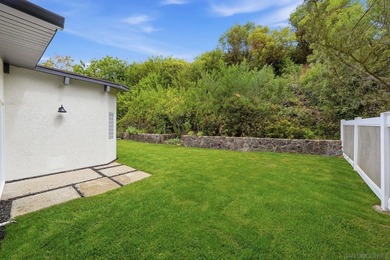 Stunning remodeled Mid-Century Modern *Pacifica* home offering a - photo 36