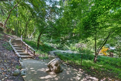 Tucked away from Vine Hill Road in the Happy Valley School - photo 29