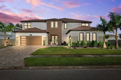 King Lake Home For Sale in Wesley Chapel Florida