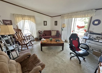 Welcome to this inviting single-story home, perfectly situated - photo 12