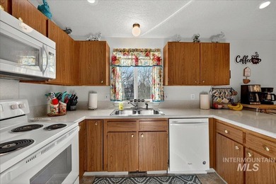 Completely updated home! New: carpet, paint, handicap ramp, roof