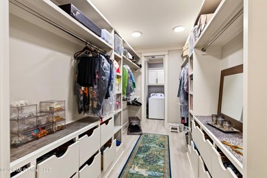 Welcome to this home where LUXURY meets LIFESTYLE!! Convenient - photo 23