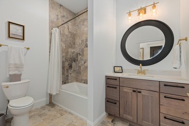 Beautiful Lake Sara Custom Home! - photo 25