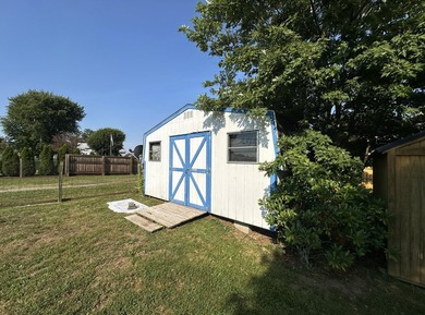 Welcome to this inviting single-story home, perfectly situated - photo 28