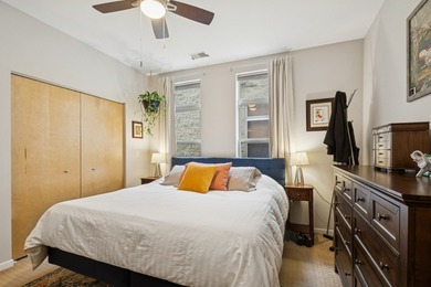 Top Floor, Sunny, quiet, pet friendly, 2 bed 2 bath condo in a