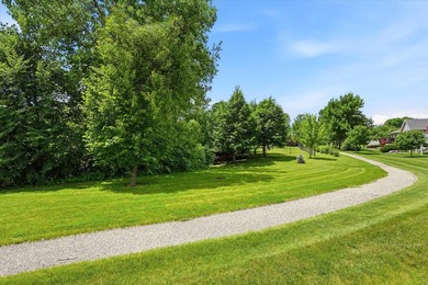 Detached townhome with pond views and a versatile 4-bedroom - photo 18