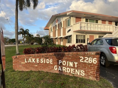 Lake Osborne Condo For Sale in Lake Worth Beach Florida