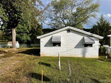 Valle Lake Home Sale Pending in De Soto Missouri