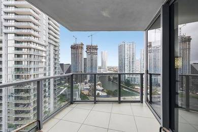 Welcome to the sky. Perched high on the 26th floor in the heart - photo 2