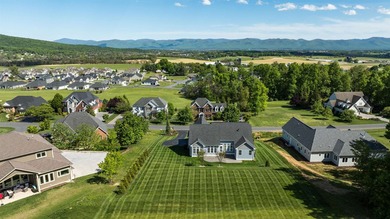 BEAUTIFUL CROSSROADS FARM CRAFTSMAN. Immaculate and ready to - photo 14
