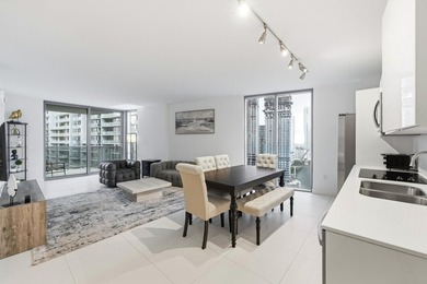 Welcome to the sky. Perched high on the 26th floor in the heart - photo 9