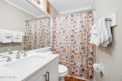 This exceptional resort style complex with it's abundance of