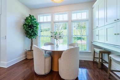 BEAUTIFUL CROSSROADS FARM CRAFTSMAN. Immaculate and ready to - photo 30