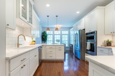 BEAUTIFUL CROSSROADS FARM CRAFTSMAN. Immaculate and ready to - photo 31