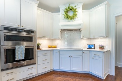 BEAUTIFUL CROSSROADS FARM CRAFTSMAN. Immaculate and ready to - photo 32