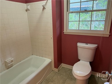 Very spacious and terrific floor plan at the Landings needing - photo 39
