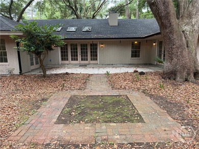 Very spacious and terrific floor plan at the Landings needing - photo 45