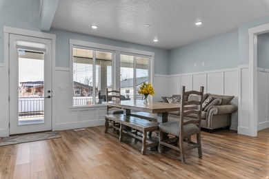 Don't miss this thoughtfully designed custom and fully finished - photo 10