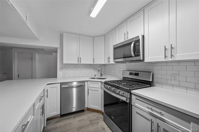 Larchmont Living at Your Fingertips! Step into this charming - photo 6