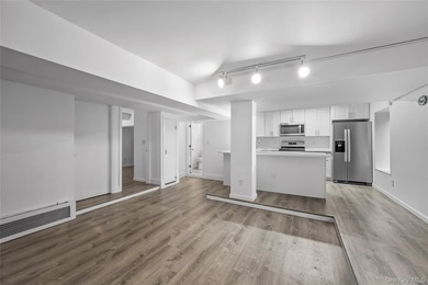 Larchmont Living at Your Fingertips! Step into this charming - photo 8