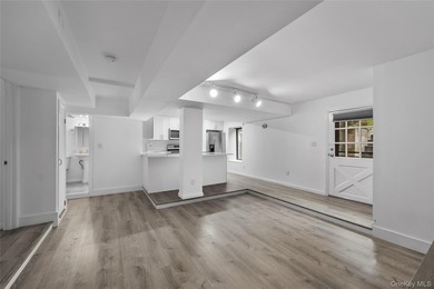 Larchmont Living at Your Fingertips! Step into this charming - photo 9