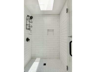 Beautifully remodeled waterfront townhome in Horseshoe Bay West - photo 12