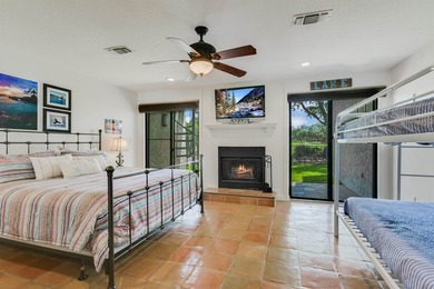 Beautifully remodeled waterfront townhome in Horseshoe Bay West - photo 17