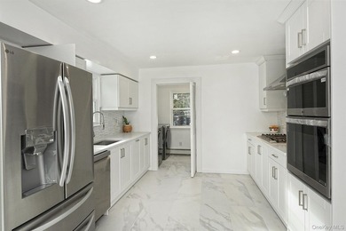Welcome to 34 Warner Road, Huntington NY. This totally renovated - photo 18