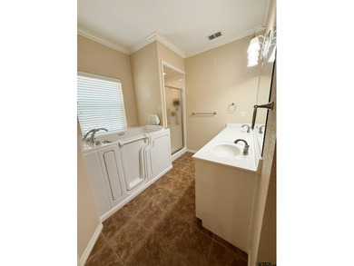 Welcome to beautiful Dogwood Ridge living! This stunning - photo 20