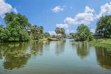 Beautifully remodeled waterfront townhome in Horseshoe Bay West - photo 24