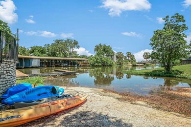 Beautifully remodeled waterfront townhome in Horseshoe Bay West - photo 26