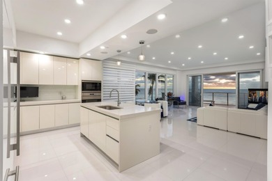 Rare oceanfront corner penthouse with sweeping views up and down - photo 10