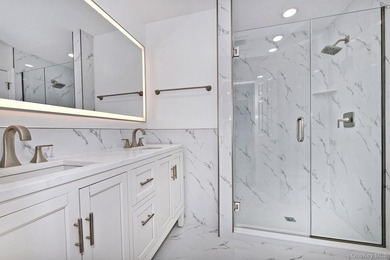 Welcome to 34 Warner Road, Huntington NY. This totally renovated - photo 31