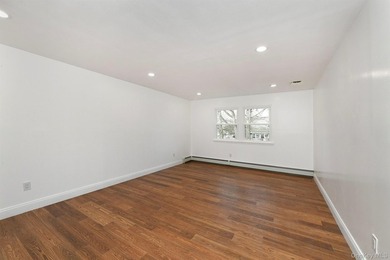 Welcome to 34 Warner Road, Huntington NY. This totally renovated - photo 32