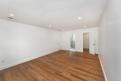 Welcome to 34 Warner Road, Huntington NY. This totally renovated - photo 33