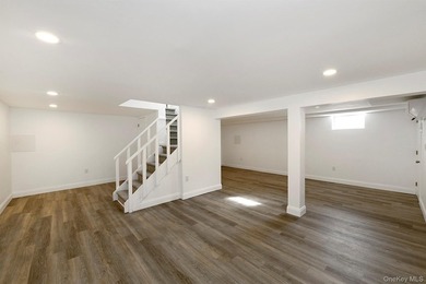 Welcome to 34 Warner Road, Huntington NY. This totally renovated - photo 39