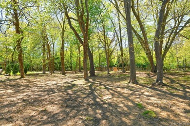 Welcome to 34 Warner Road, Huntington NY. This totally renovated - photo 48