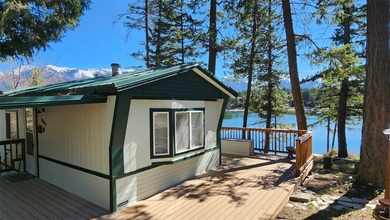 From the excellent Echo Lake frontage stretching 132 feet you'll - photo 4