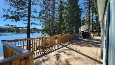 From the excellent Echo Lake frontage stretching 132 feet you'll - photo 6