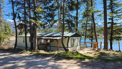 From the excellent Echo Lake frontage stretching 132 feet you'll - photo 8