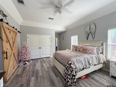 Welcome home to this charming farmhouse-style 3 bedroom, 2 bath - photo 15
