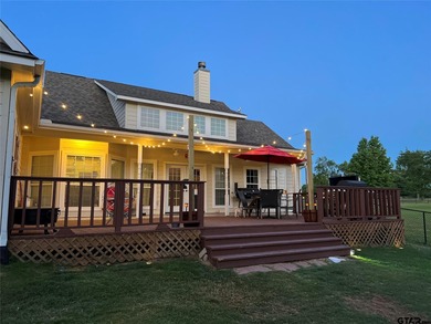 Welcome home to this charming farmhouse-style 3 bedroom, 2 bath - photo 25